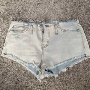 BDG short shorts - light washed